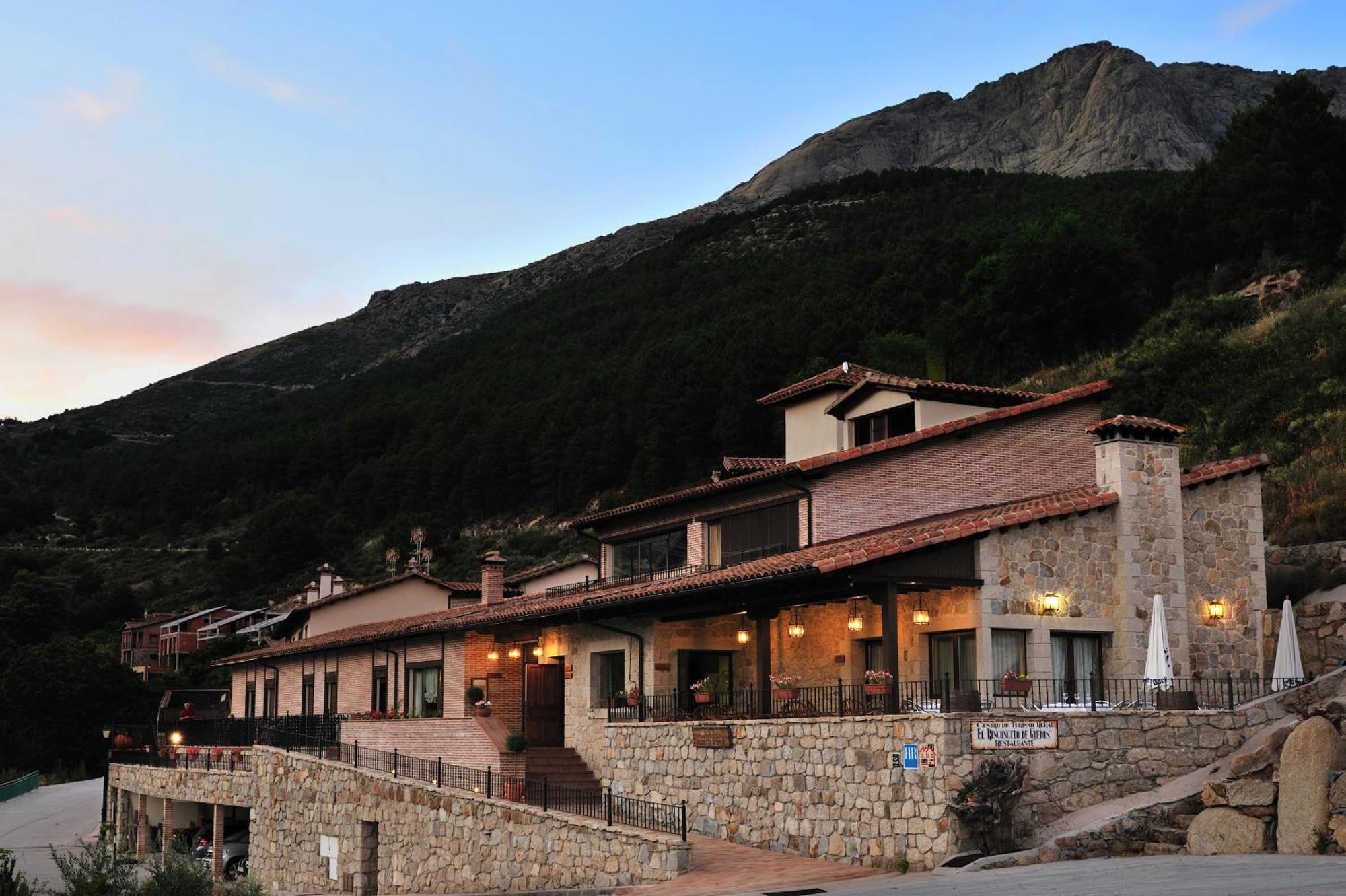 Hotel Rural Y Restaurante, Rinconcito De Gredos Cuevas Del Valle Esterno foto